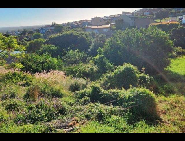 LAND FOR SALE IN DANA BAY